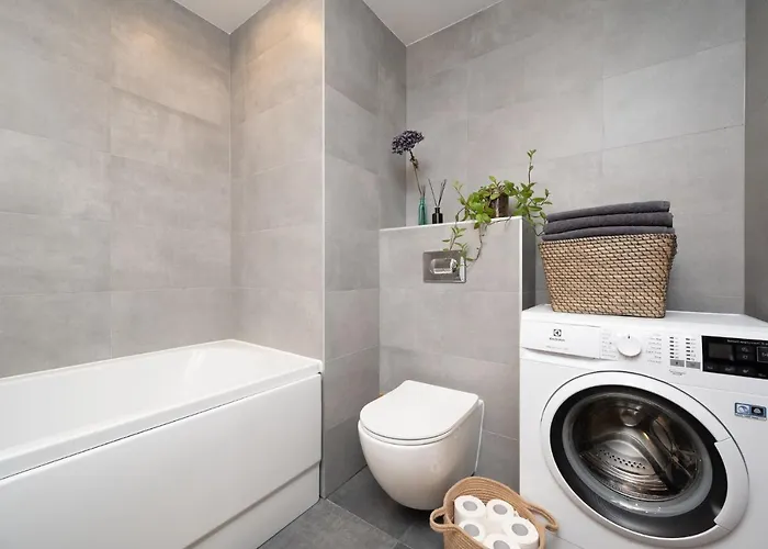 Seaview Getaway. Free Parking! * Reval